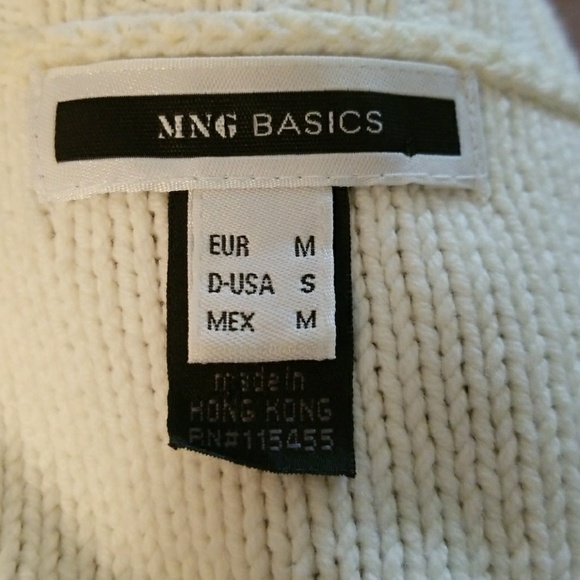 Ming basics Ivory cardigan. Size S. - Picture 6 of 8